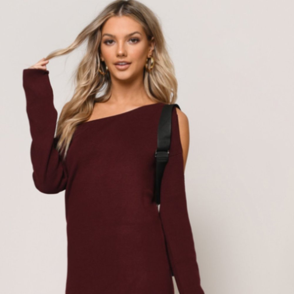 TOBI Olivia Cold Shoulder Sweater Dress WINE